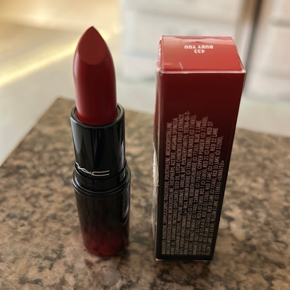 Mac Lipstick in Ruby You 433 - Picture 2 of 2